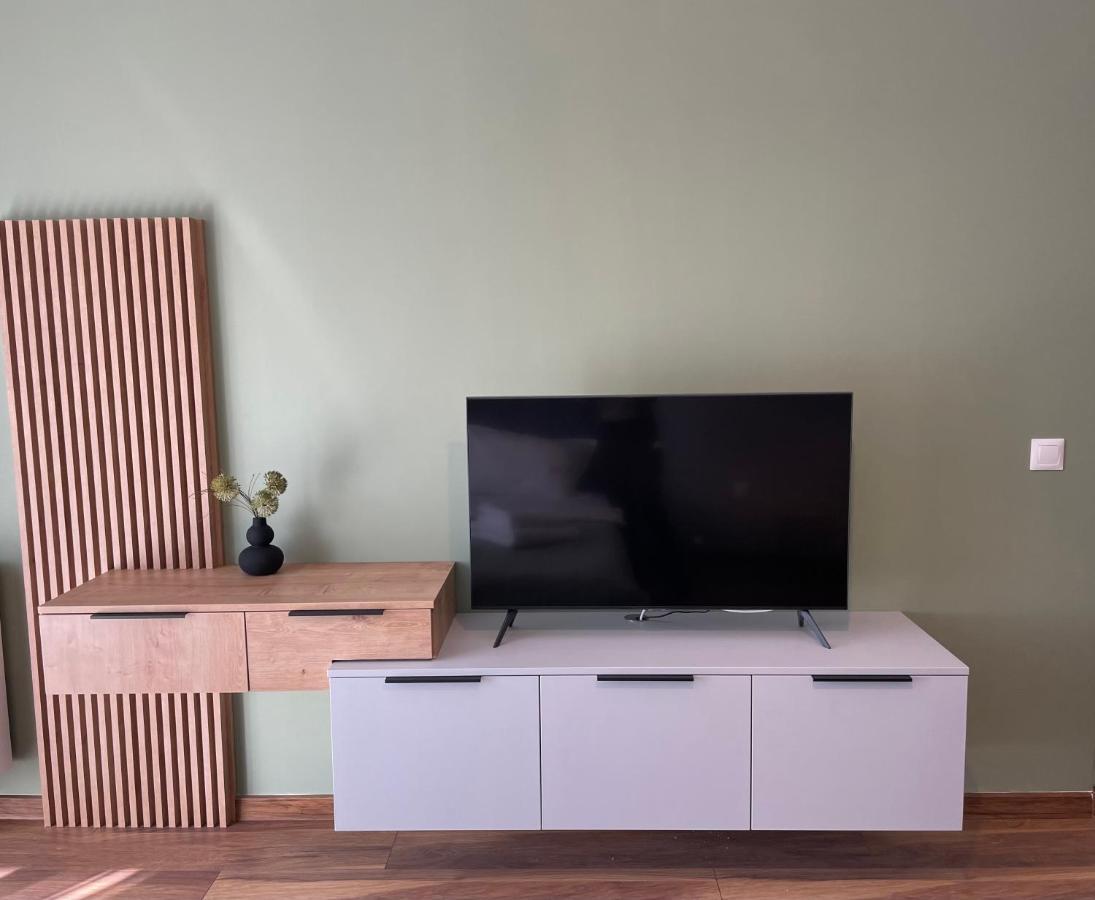 Apartment Minimalist 3 *